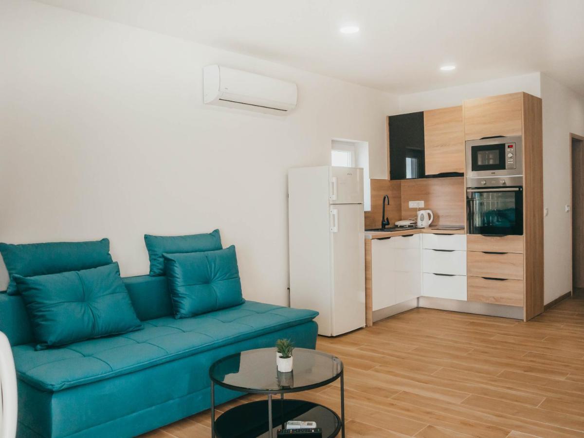 Apartments Nina Brist Zewnętrze zdjęcie