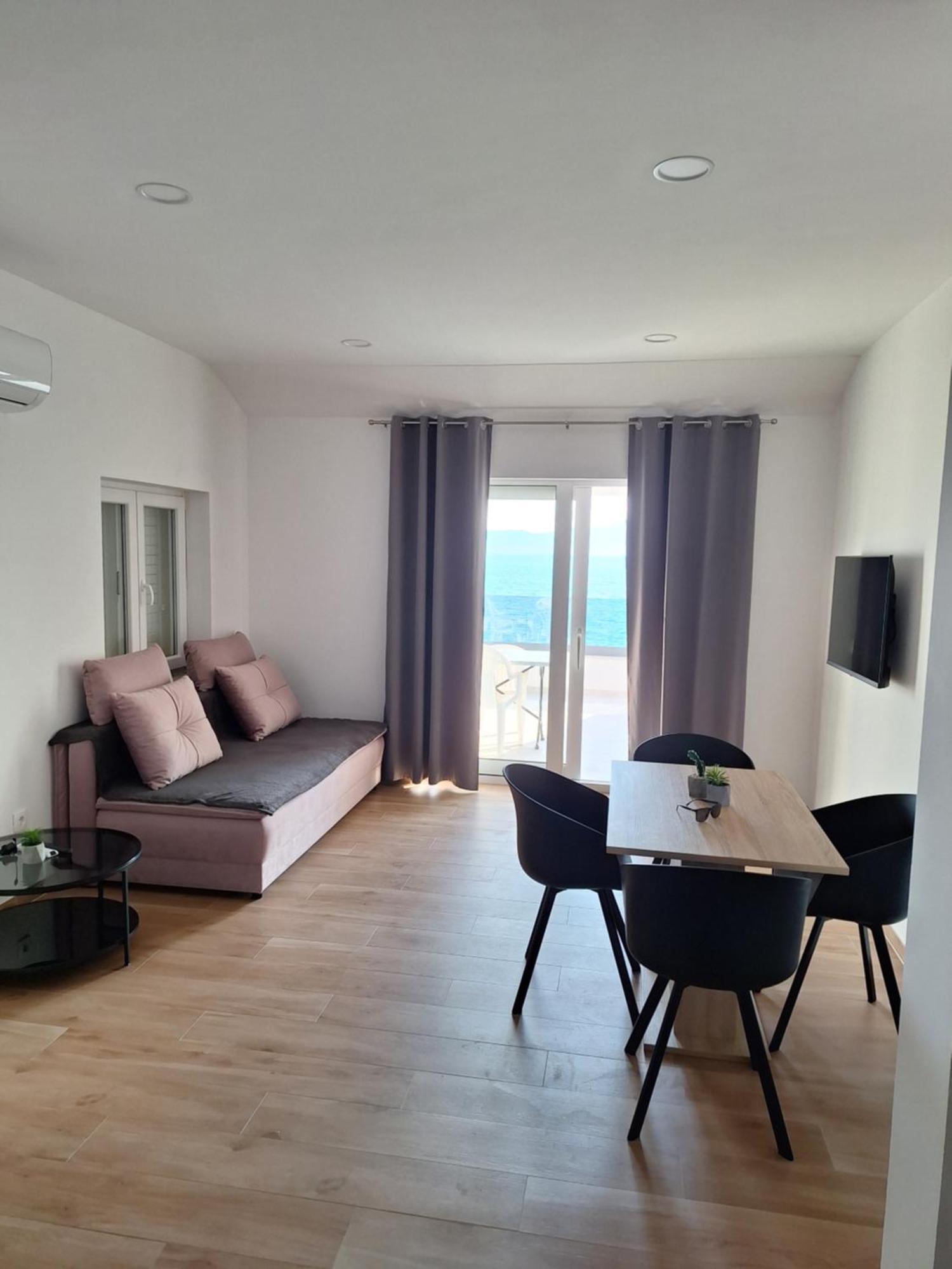 Apartments Nina Brist Zewnętrze zdjęcie